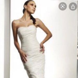 Angelina faccenda Mori Lee
Color ivory Size 4